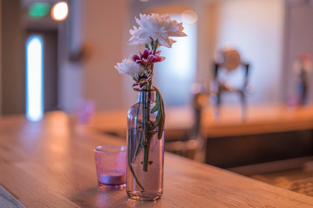 Village Bistro&Bar Fremdenzimmer Dettingen an der Erms Esterno foto