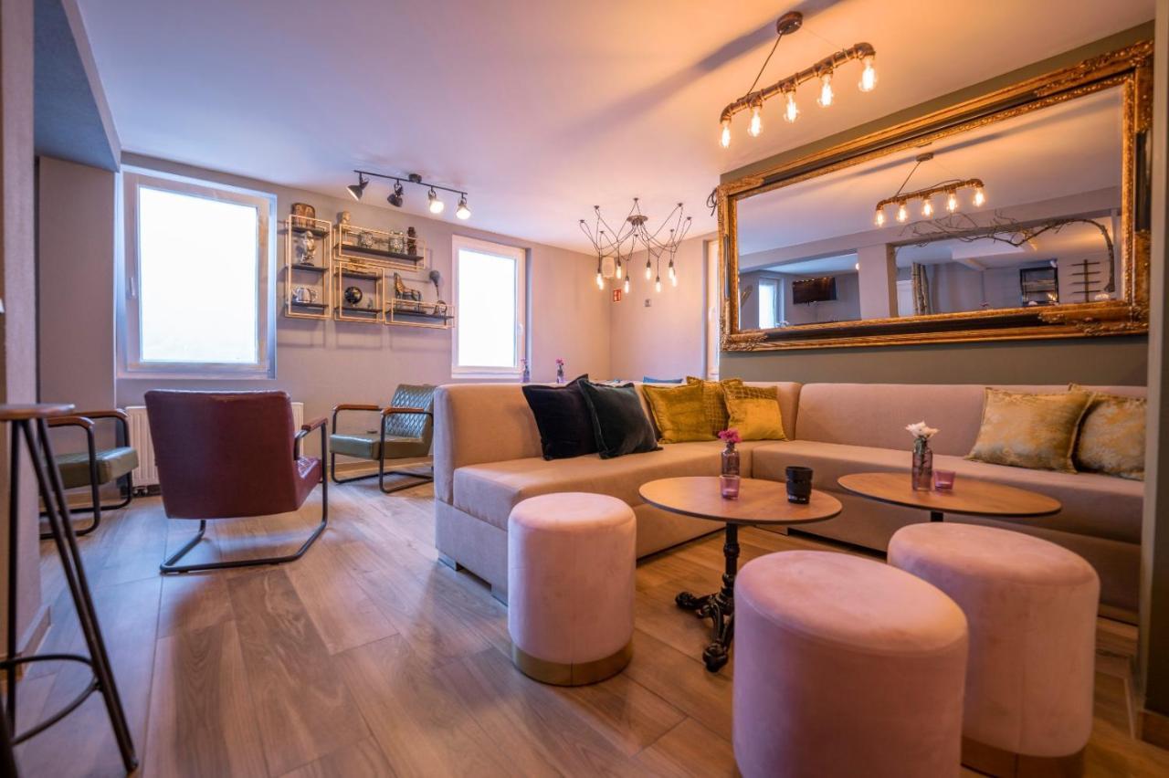 Village Bistro&Bar Fremdenzimmer Dettingen an der Erms Esterno foto