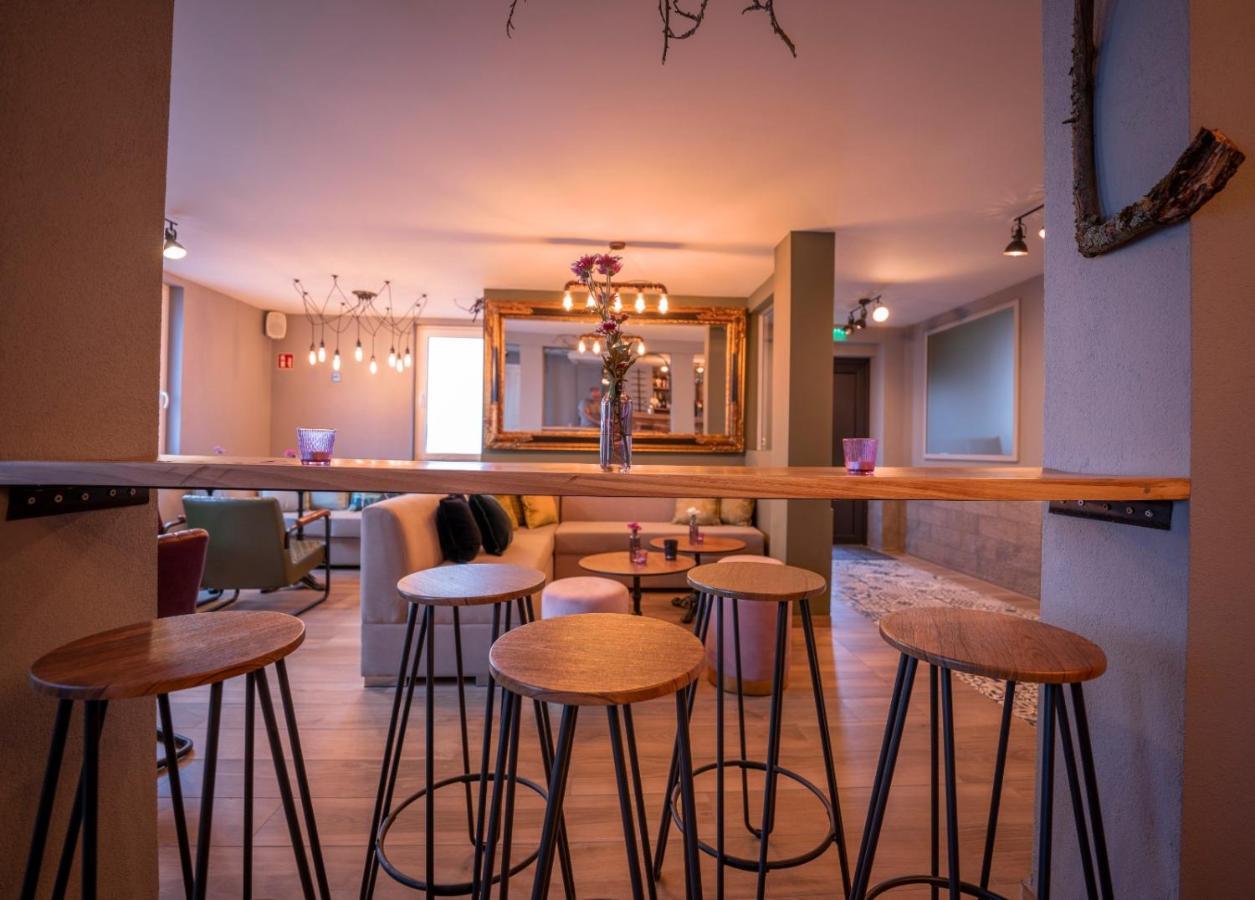 Village Bistro&Bar Fremdenzimmer Dettingen an der Erms Esterno foto