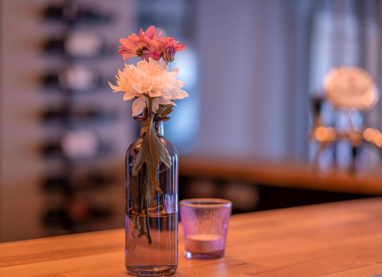 Village Bistro&Bar Fremdenzimmer Dettingen an der Erms Esterno foto