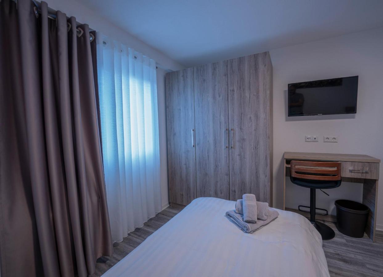 Village Bistro&Bar Fremdenzimmer Dettingen an der Erms Esterno foto